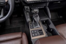 
										Toyota Land Cruiser full									