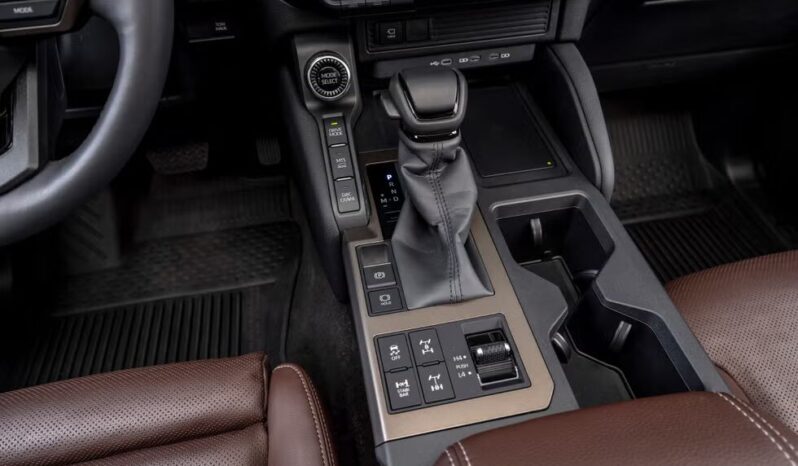 
								Toyota Land Cruiser full									