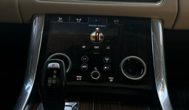 
								Range Rover  White full									