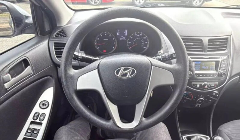 
								Hyundai Accent full									
